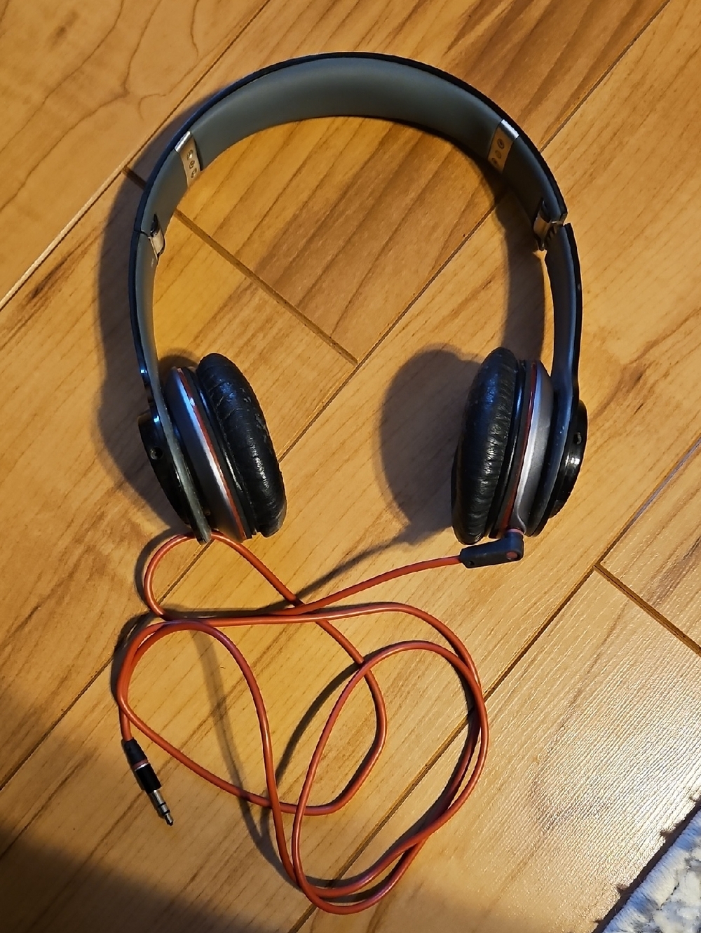 Beats Wired Headphones in Black with Red Cable
